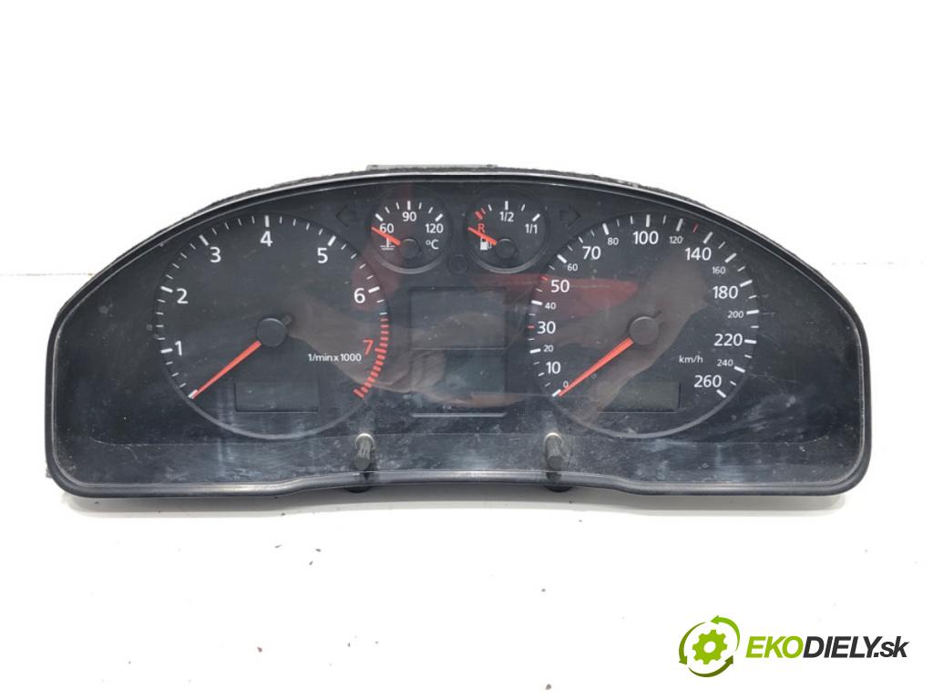 AUDI A4 B5 (8D2) 1994 - 2001    1.8 92 kW [125 KM] benzyna 1994 - 2000  Prístrojovka 8D0920900P (Prístrojové dosky, displeje)