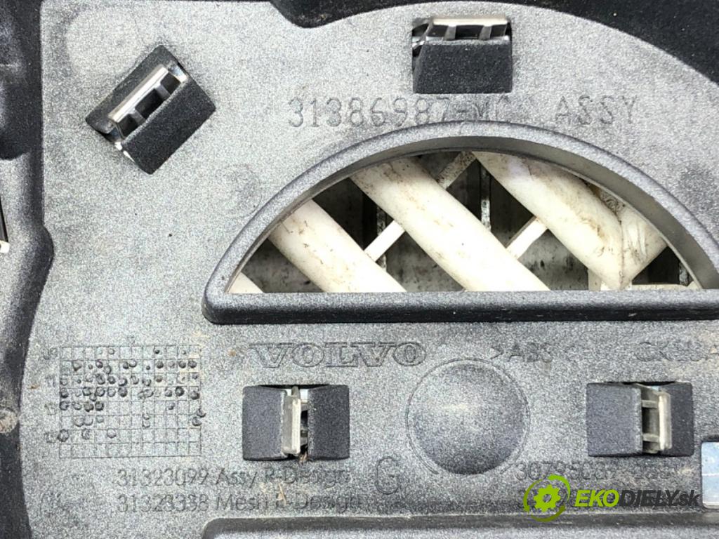 VOLVO V60 I (155, 157) 2010 - 2018    D3 / D4 120 kW [163 KM] olej napędowy 2010 - 2014  mřížka maska 31386987 (Mřížky (masky) chladičů)