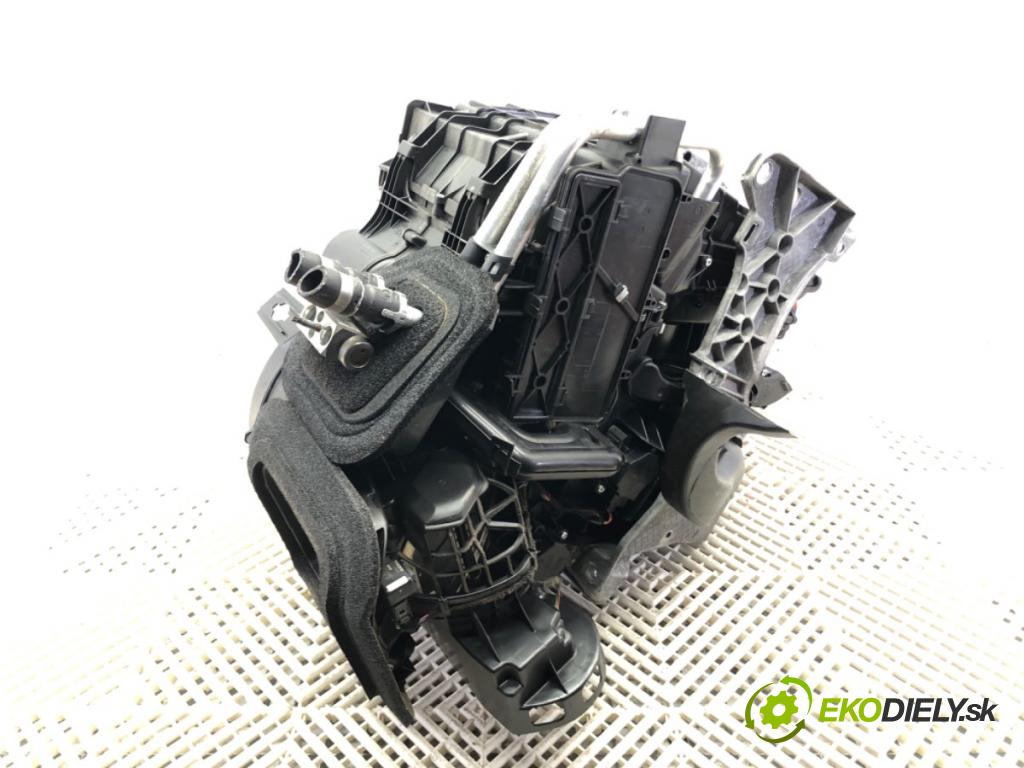 VOLVO V60 I (155, 157) 2010 - 2018    D3 / D4 120 kW [163 KM] olej napędowy 2010 - 2014  topné těleso radiátor topení komplet KOMBAJN P31348268 (Radiátory topení)