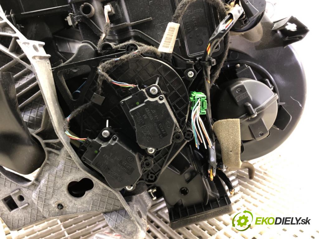 VOLVO V60 I (155, 157) 2010 - 2018    D3 / D4 120 kW [163 KM] olej napędowy 2010 - 2014  topné těleso radiátor topení komplet KOMBAJN P31348268 (Radiátory topení)