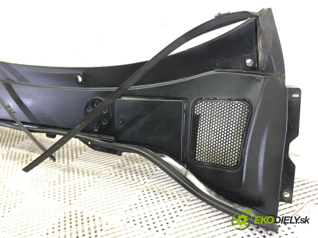 VOLVO V60 I (155, 157) 2010 - 2018    D3 / D4 120 kW [163 KM] olej napędowy 2010 - 2014  Torpédo, plast pod čelné okno 30779344 (Torpéda)