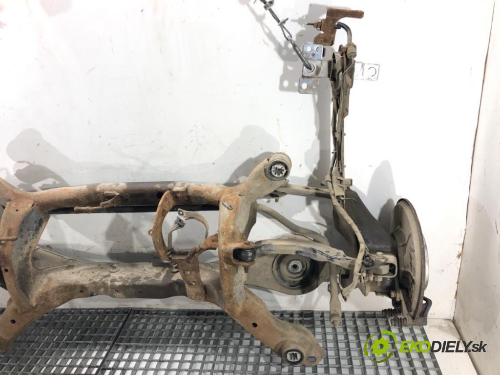VOLVO V60 I (155, 157) 2010 - 2018    D3 / D4 120 kW [163 KM] olej napędowy 2010 - 2014  výztuha zadní část