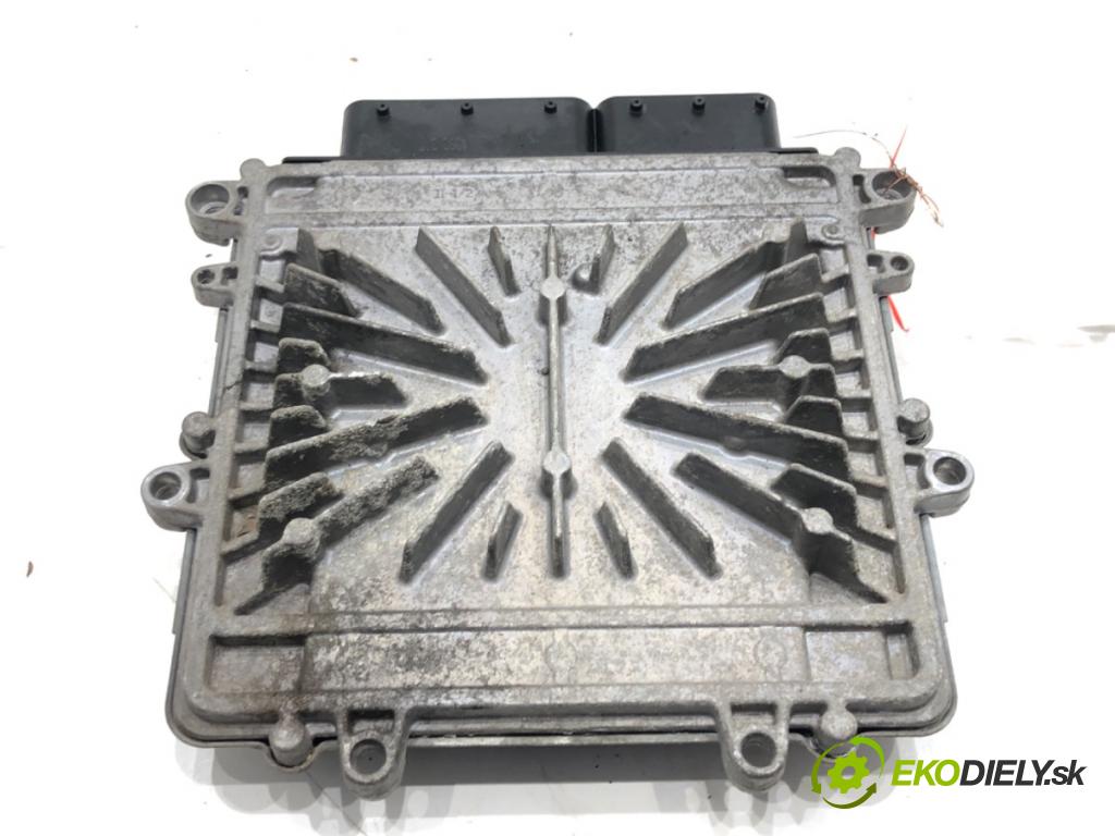 VOLVO V60 I (155, 157) 2010 - 2018    D3 / D4 120 kW [163 KM] olej napędowy 2010 - 2014  riadiaca jednotka Motor 31336983 (Riadiace jednotky)