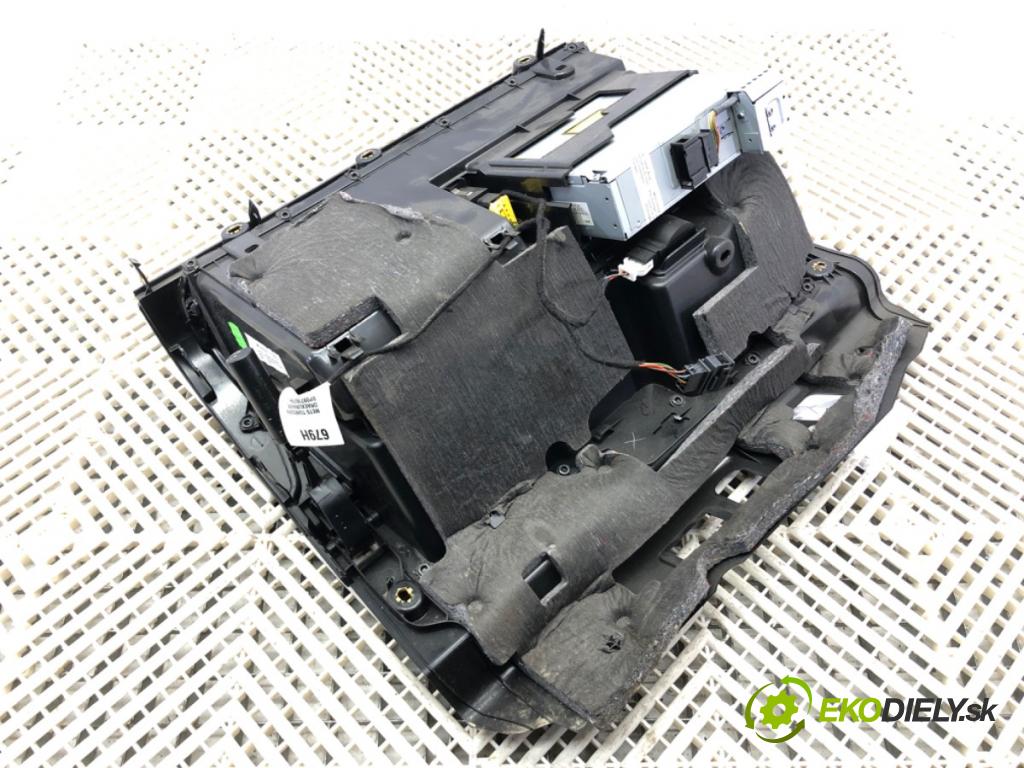 AUDI A3 (8P1) 2003 - 2013    1.8 TFSI 118 kW [160 KM] benzyna 2006 - 2012  Priehradka, kastlík spolujazdca 8P1857035A (Priehradky, kastlíky)