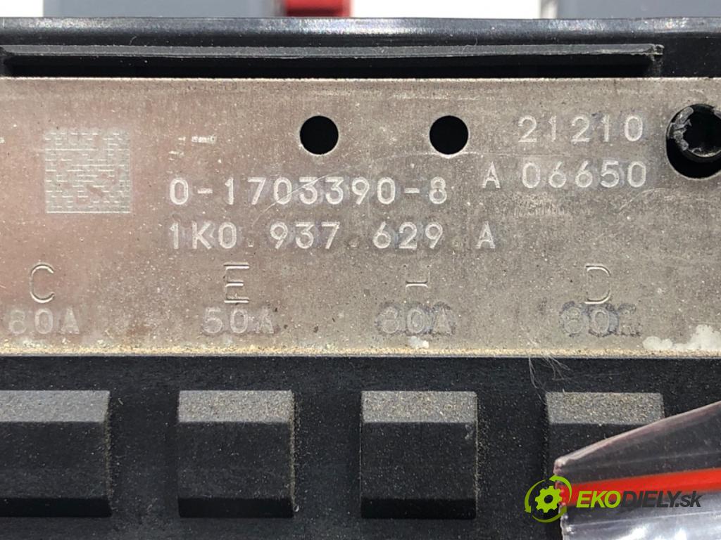 AUDI A3 (8P1) 2003 - 2013    1.8 TFSI 118 kW [160 KM] benzyna 2006 - 2012  skříňka poistková 1K0937629A (Pojistkové skříňky)