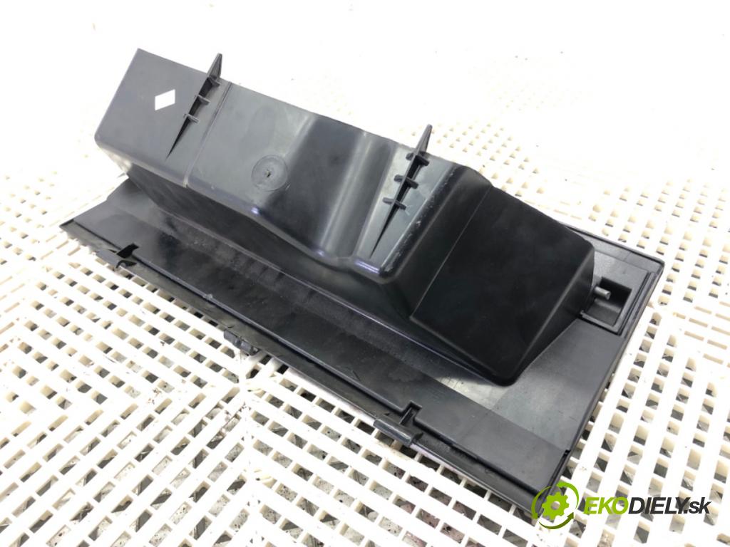 JEEP GRAND CHEROKEE II (WJ, WG) 1998 - 2005    2.7 CRD 4x4 120 kW [163 KM] olej napędowy 2001 - 2005  Priehradka, kastlík spolujazdca  (Priehradky, kastlíky)