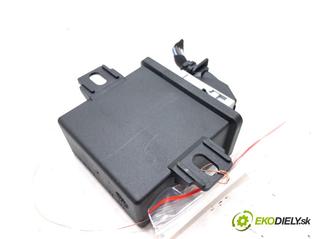 AUDI A6 C6 Avant (4F5) 2004 - 2011    2.0 TDI 100 kW [136 KM] olej napędowy 2005 - 2011  Modul svetiel 8P0907357M (Ostatné)