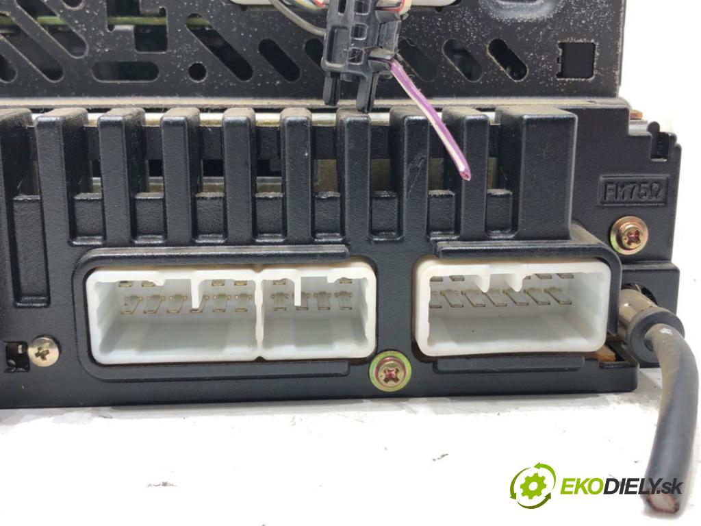 TOYOTA AVENSIS VERSO (_M2_) 2001 - 2011    2.0 D (CLM20_) 85 kW [116 KM] olej napędowy 2001 - 2005  RADIO 86120-44080 (Audio zariadenia)