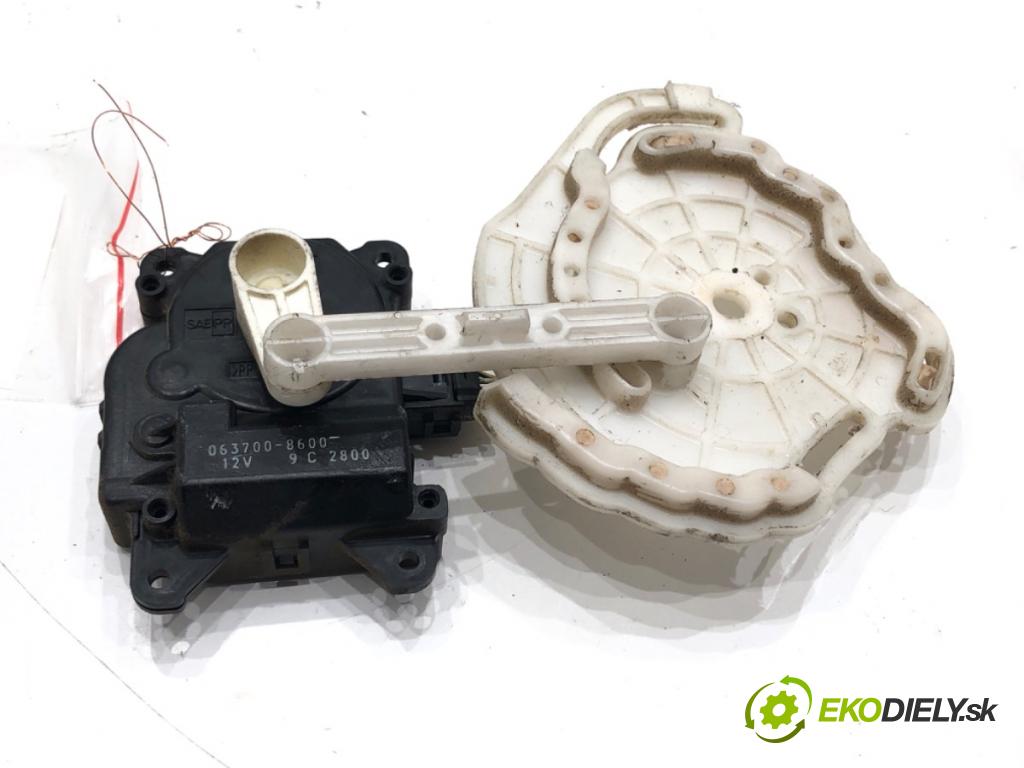 TOYOTA AVENSIS VERSO (_M2_) 2001 - 2011    2.0 D (CLM20_) 85 kW [116 KM] olej napędowy 2001 - 2005  Motorček kúrenia 063700-8600 (Motorčeky kúrenia)