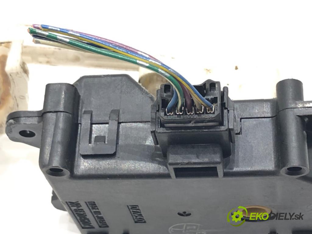 TOYOTA AVENSIS VERSO (_M2_) 2001 - 2011    2.0 D (CLM20_) 85 kW [116 KM] olej napędowy 2001 - 2005  Motorček kúrenia 063700-8600 (Motorčeky kúrenia)