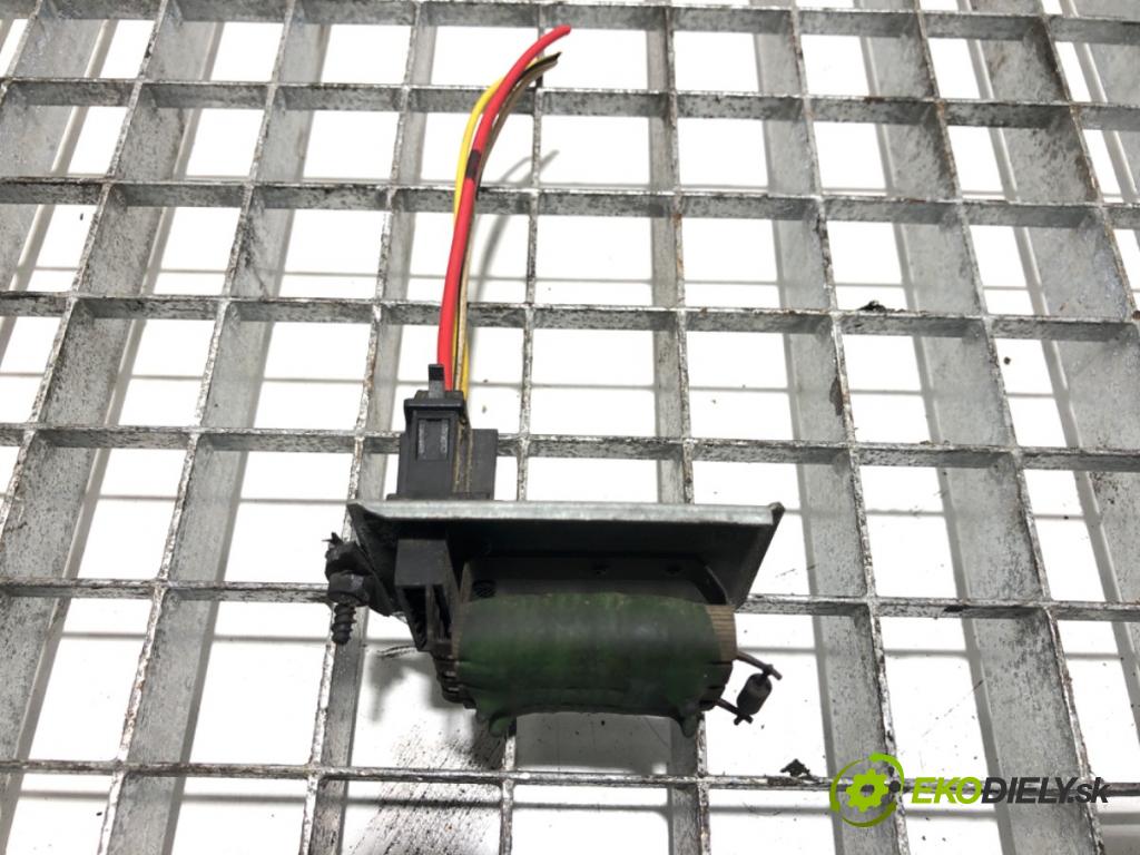 VW TRANSPORTER IV Autobus (70B, 70C, 7DB, 7DK, 70J, 70K, 7DC, 7 1990 - 2004    1.9 TD 50 kW [68 KM] olej napędowy 1992 - 2003  odpor rezistor topení vzduchu 701959263 (Odpory topení)