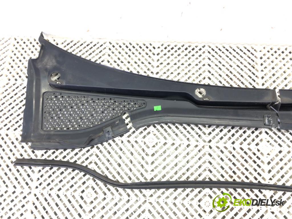 VW GOLF VII Variant (BA5, BV5) 2013 - 2022    1.5 TSI 110 kW [150 KM] benzyna 2017 - 2022  Torpédo, plast pod čelné okno  (Torpéda)