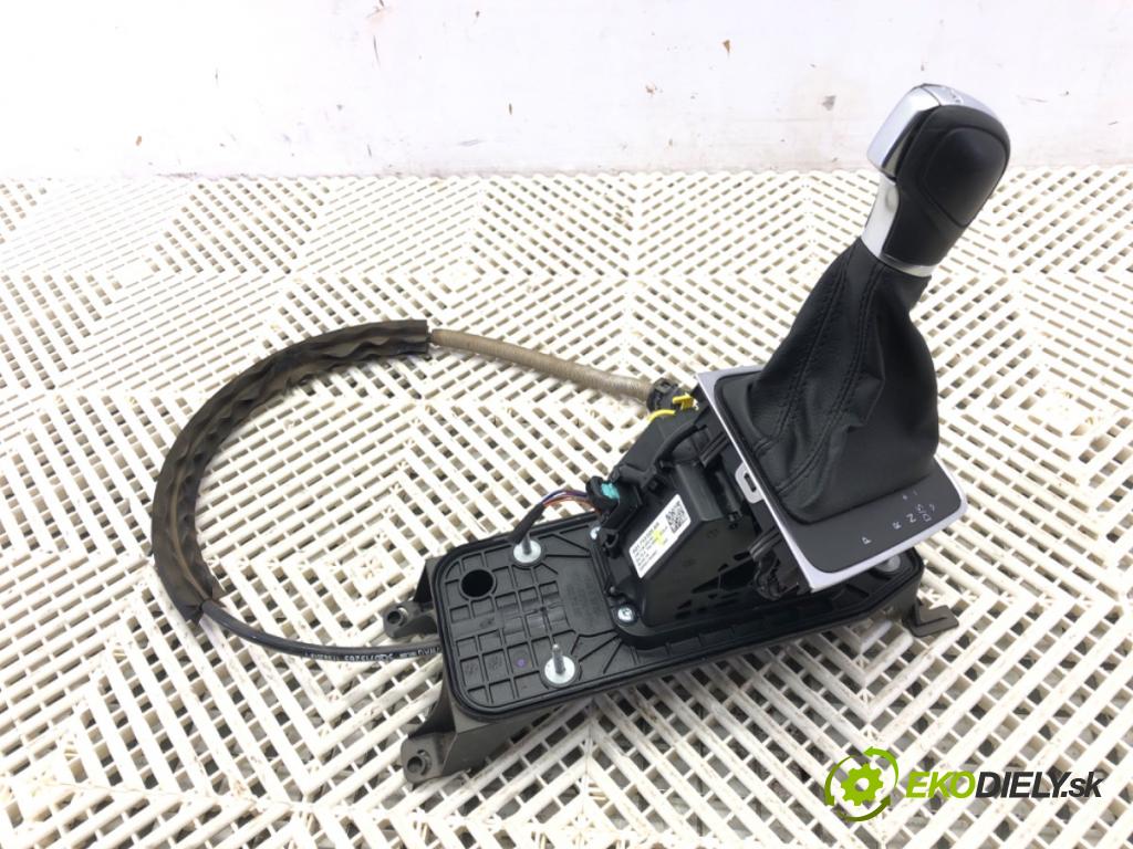 VW GOLF VII Variant (BA5, BV5) 2013 - 2022    1.5 TSI 110 kW [150 KM] benzyna 2017 - 2022  Kulisa 5Q1713025AR (Rýchlostné páky / kulisy)