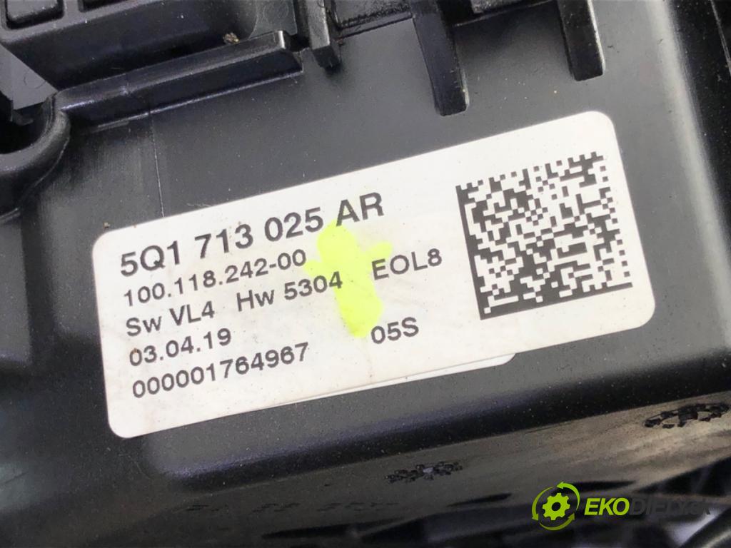 VW GOLF VII Variant (BA5, BV5) 2013 - 2022    1.5 TSI 110 kW [150 KM] benzyna 2017 - 2022  Kulisa 5Q1713025AR (Rýchlostné páky / kulisy)