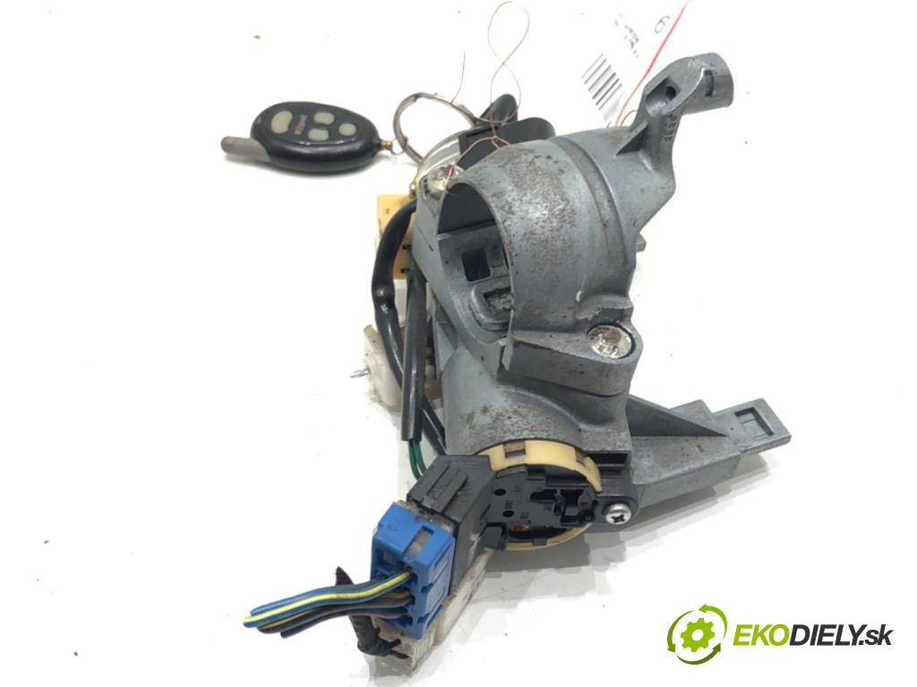 MITSUBISHI OUTLANDER I (CU_W) 2001 - 2008    2.4 108 kW [147 KM] benzyna 2002 - 2003  spinačka  (Spínacie skrinky a kľúče)