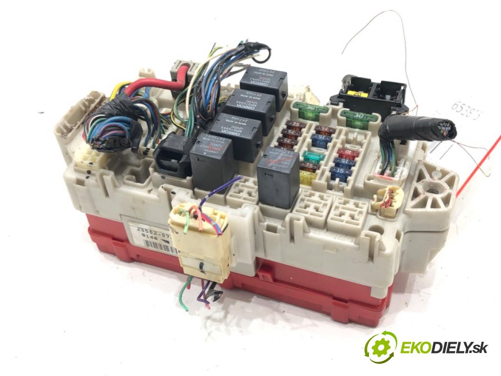 MITSUBISHI OUTLANDER I (CU_W) 2001 - 2008    2.4 108 kW [147 KM] benzyna 2002 - 2003  skříňka poistková MR530918 (Pojistkové skříňky)