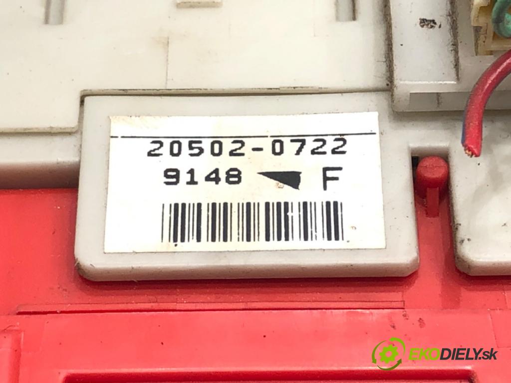 MITSUBISHI OUTLANDER I (CU_W) 2001 - 2008    2.4 108 kW [147 KM] benzyna 2002 - 2003  skříňka poistková MR530918 (Pojistkové skříňky)