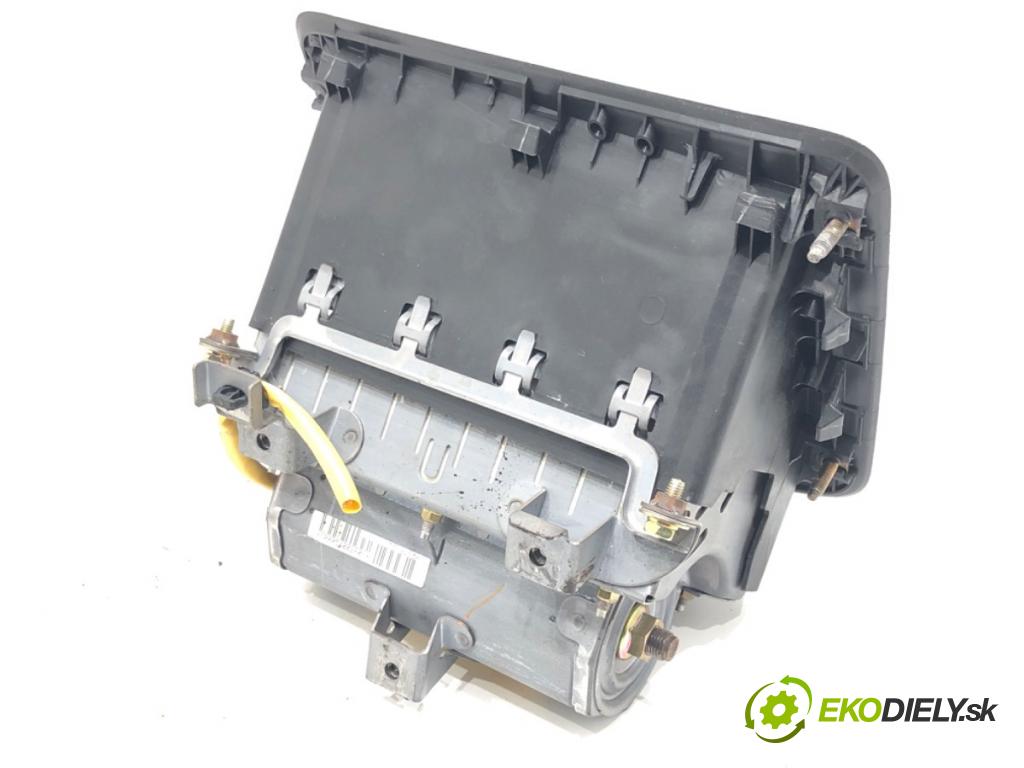 MITSUBISHI OUTLANDER I (CU_W) 2001 - 2008    2.4 108 kW [147 KM] benzyna 2002 - 2003  AirBag spolujazdca  (Airbagy)