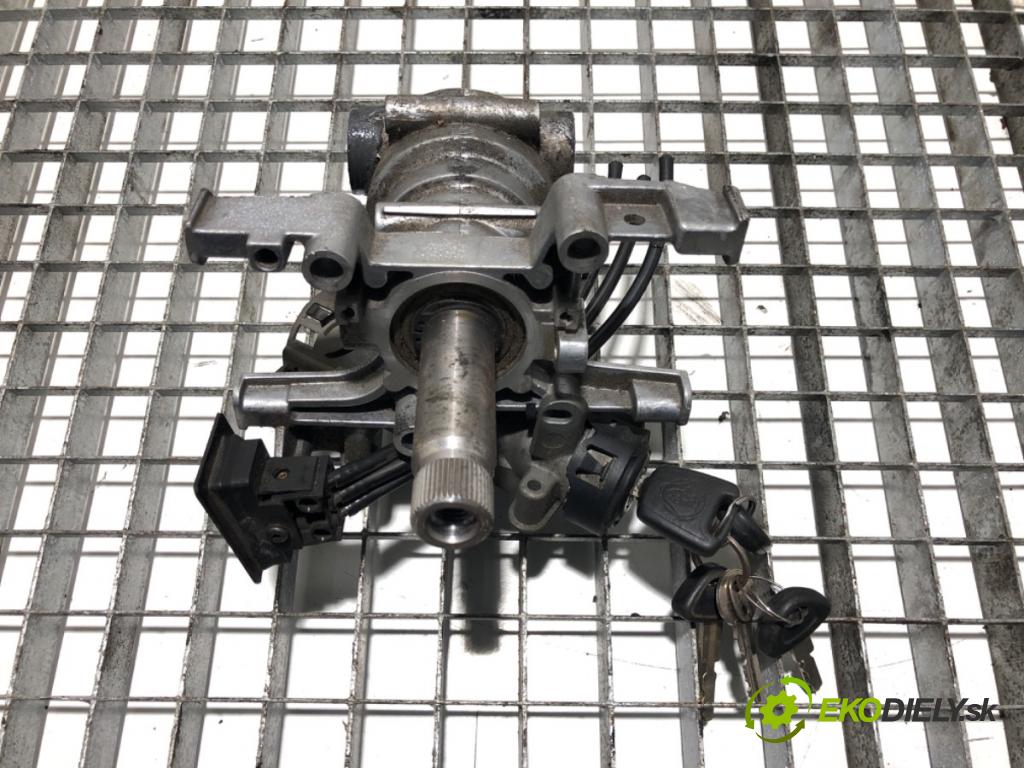 SCANIA 4 - series 1995 - 2008    124 /G420  spinačka 1421785 (Spínacie skrinky a kľúče)