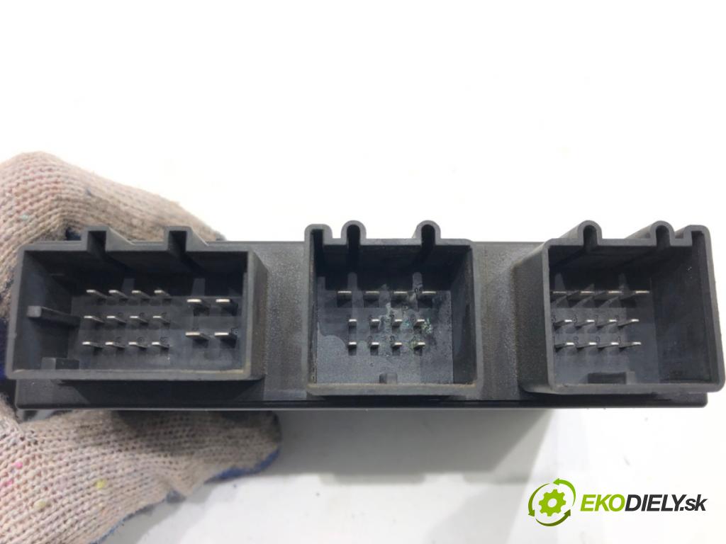 AUDI A6 C6 Avant (4F5) 2004 - 2011    2.0 TDI 103 kW [140 KM] olej napędowy 2005 - 2008  Modul ťažného oka 4F0907383C (Ostatné)