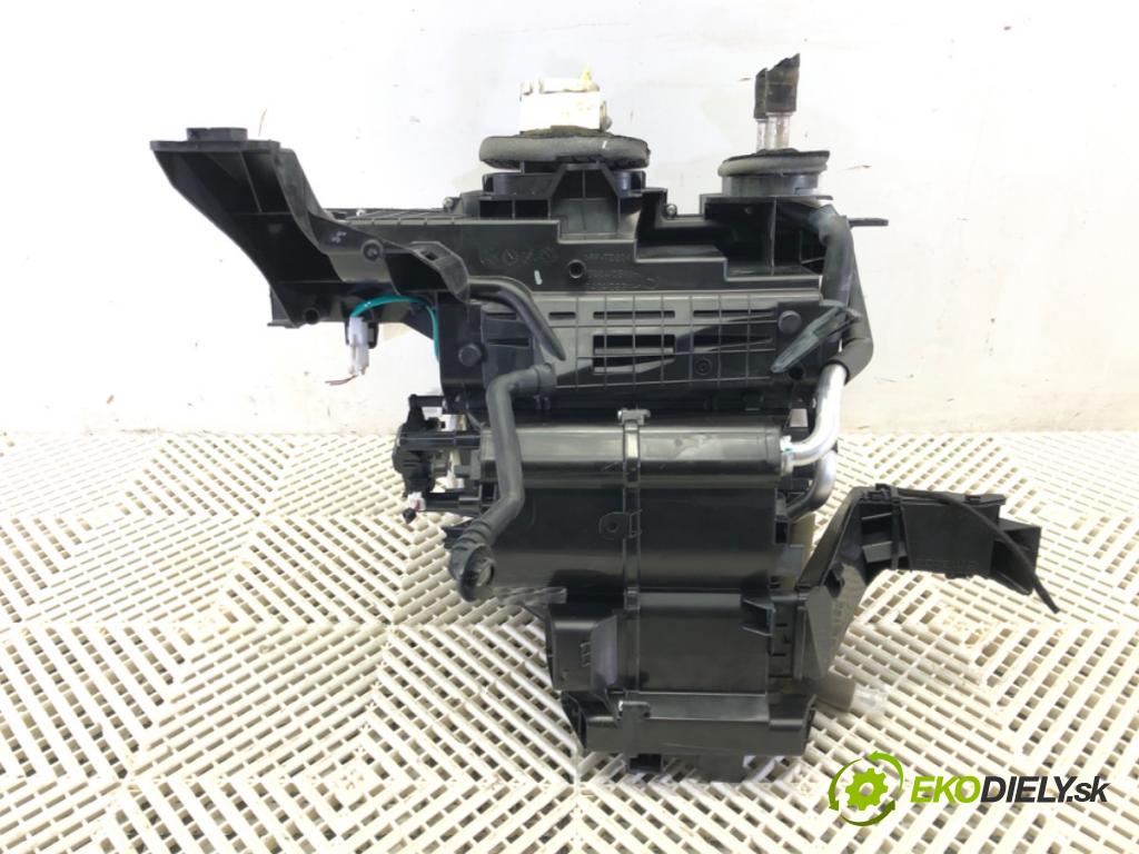 MAZDA 2 (DL, DJ) 2014 - 2022    1.5 SKYACTIV-G (DJLFS) 85 kW [115 KM] benzyna 2014 - 2022  topné těleso radiátor topení KOMBAJN GA04IDBIN