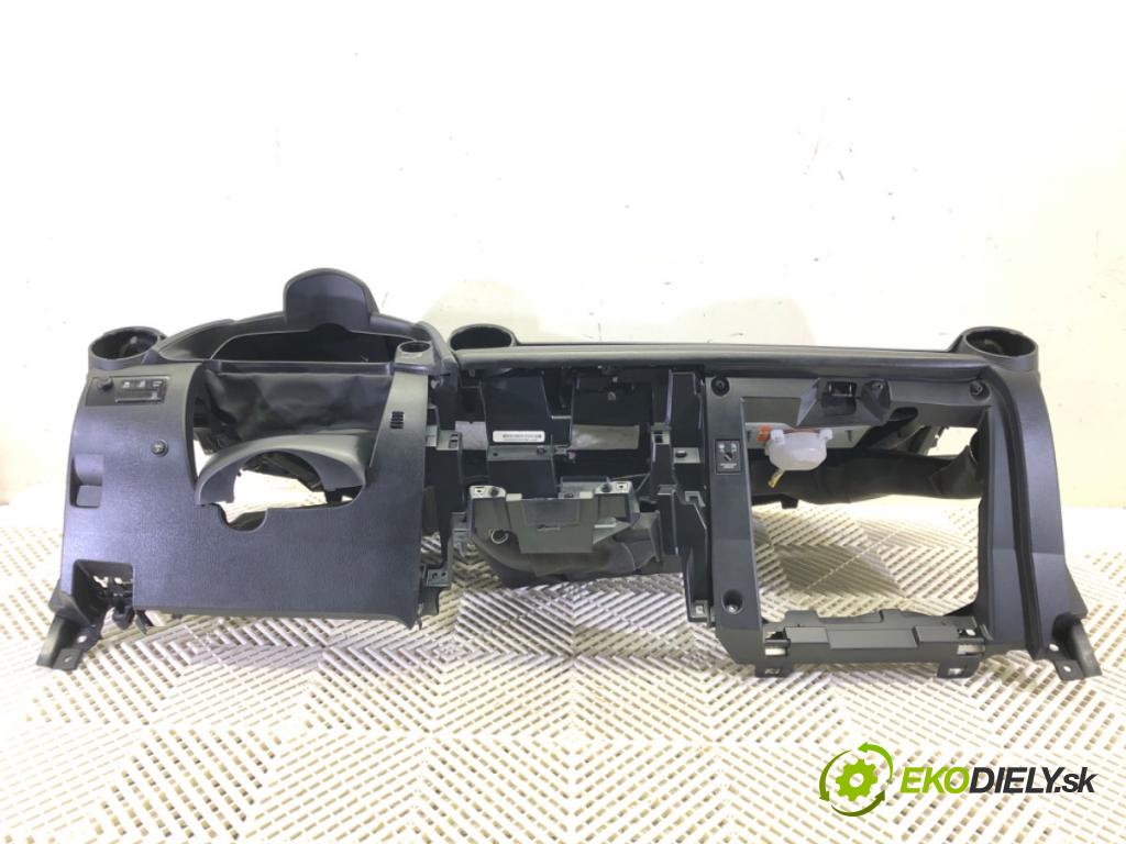 MAZDA 2 (DL, DJ) 2014 - 2022    1.5 SKYACTIV-G (DJLFS) 85 kW [115 KM] benzyna 2014 - 2022  Palubná doska silentbloku ZÁBORY: pasy