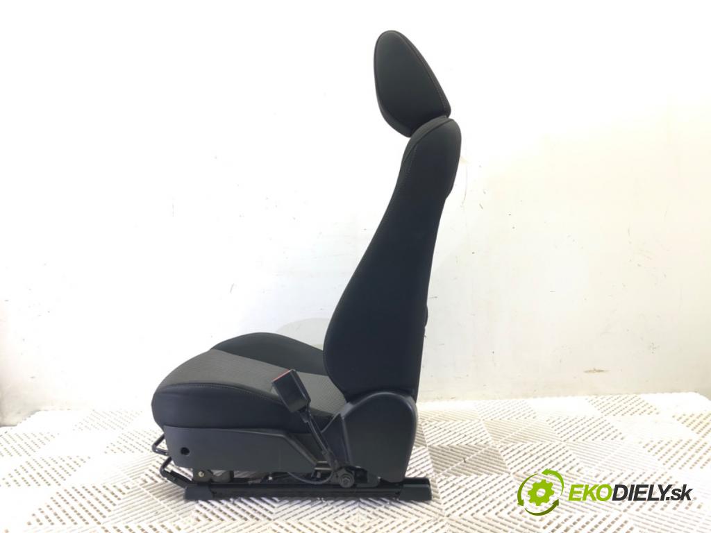 MAZDA 2 (DL, DJ) 2014 - 2022    1.5 SKYACTIV-G (DJLFS) 85 kW [115 KM] benzyna 2014 - 2022  Sedadlo pravy predný