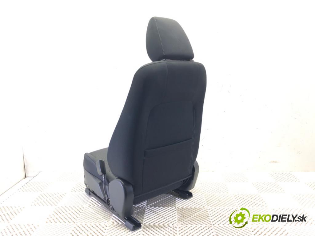 MAZDA 2 (DL, DJ) 2014 - 2022    1.5 SKYACTIV-G (DJLFS) 85 kW [115 KM] benzyna 2014 - 2022  Sedadlo pravy predný