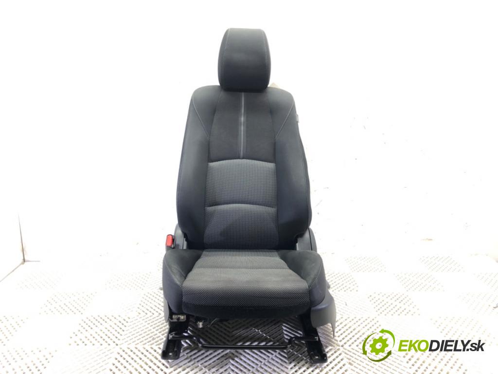 MAZDA 2 (DL, DJ) 2014 - 2022    1.5 SKYACTIV-G (DJLFS) 85 kW [115 KM] benzyna 2014 - 2022  Sedadlo ľavy predný 