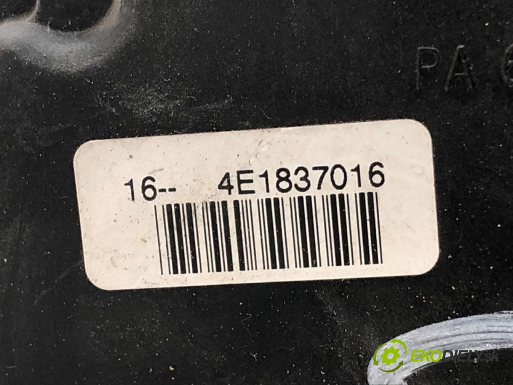 AUDI A3 (8P1) 2003 - 2013    1.6 75 kW [102 KM] benzyna 2003 - 2012  zámok dveře pravý přední část