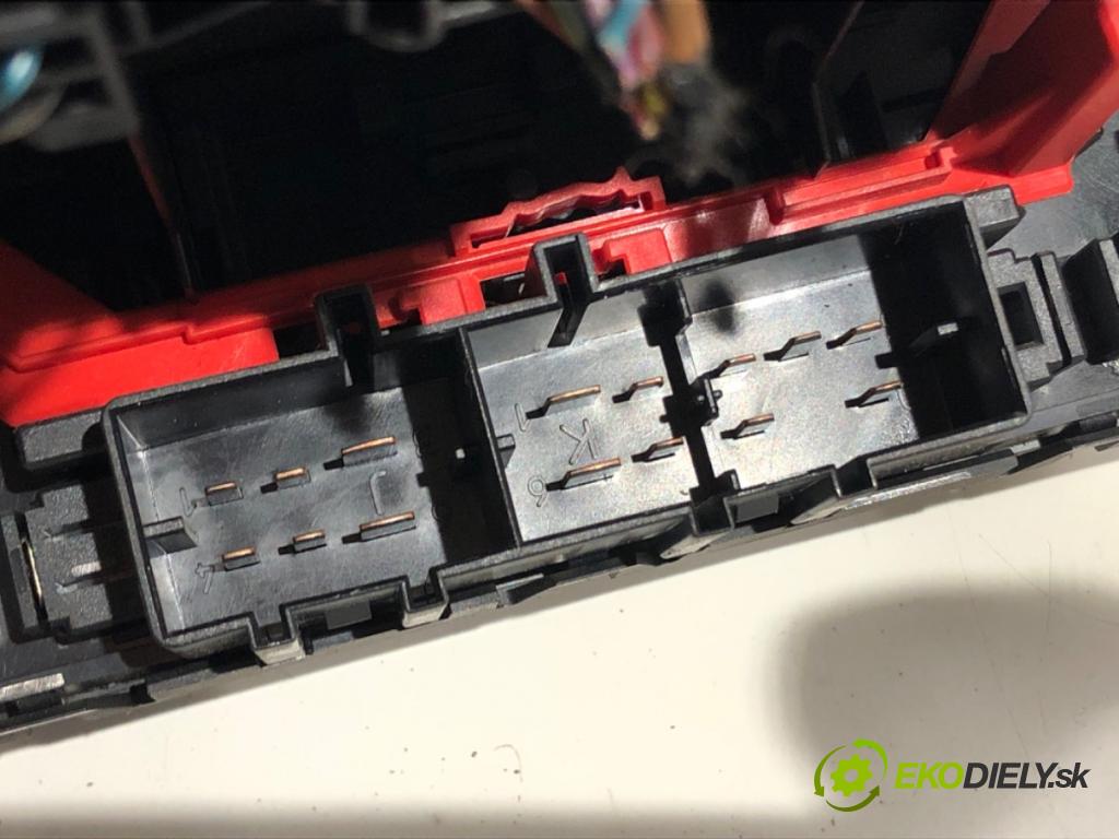 AUDI A3 (8P1) 2003 - 2013    1.6 75 kW [102 KM] benzyna 2003 - 2012  Modul BORDNETZ 8P0907279 (Ostatné)