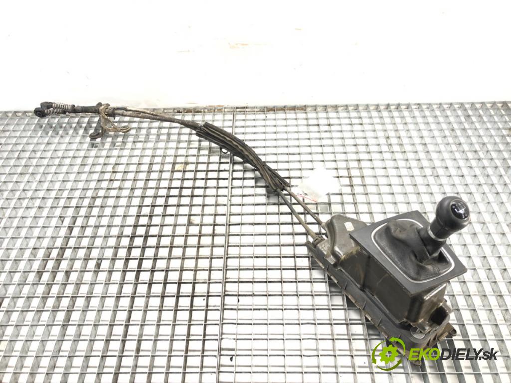 AUDI A3 (8P1) 2003 - 2013    1.6 75 kW [102 KM] benzyna 2003 - 2012  Kulisa 8P0863876 (Rýchlostné páky / kulisy)