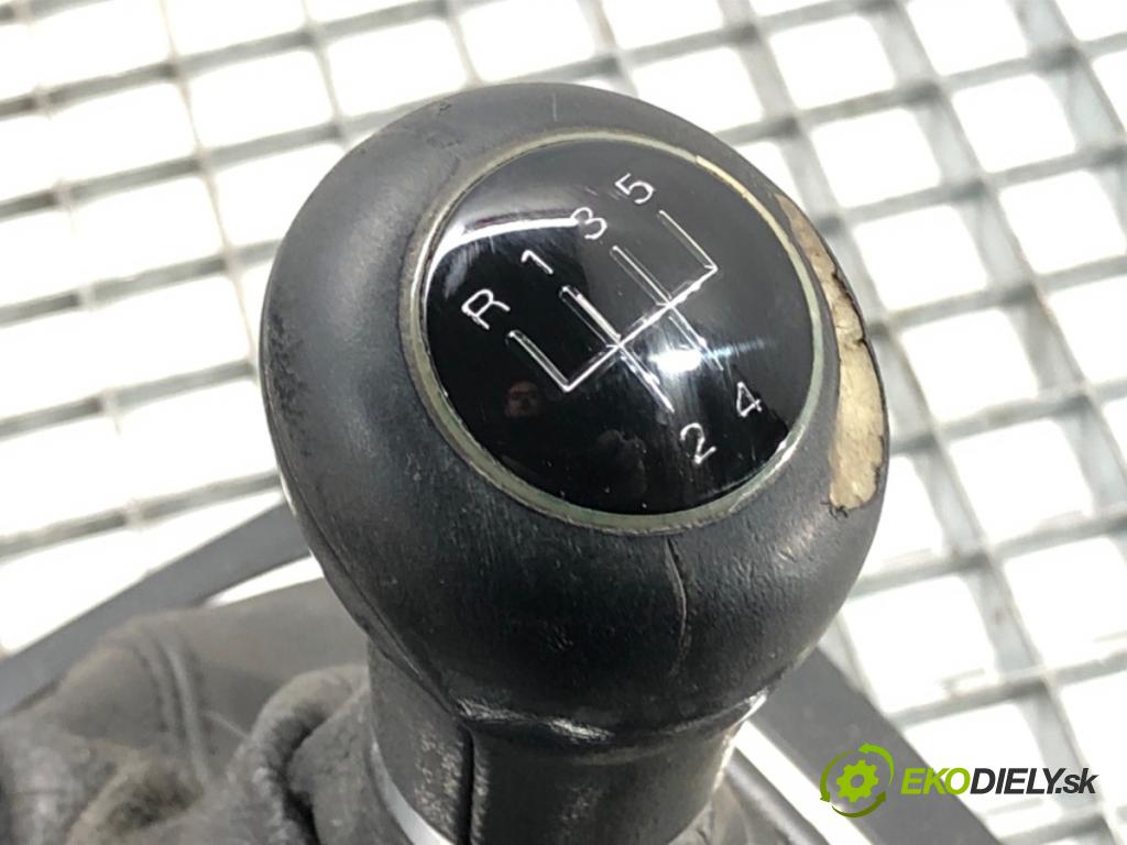 AUDI A3 (8P1) 2003 - 2013    1.6 75 kW [102 KM] benzyna 2003 - 2012  Kulisa 8P0863876 (Rýchlostné páky / kulisy)