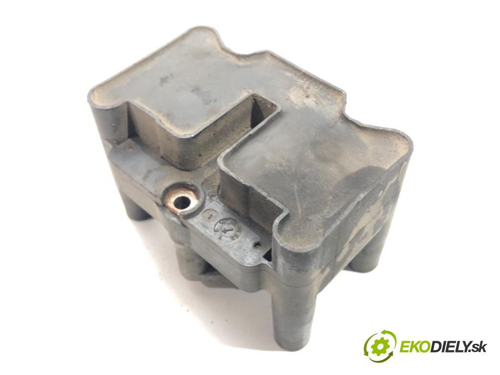 AUDI A3 (8P1) 2003 - 2013    1.6 75 kW [102 KM] benzyna 2003 - 2012  Cievka zapaľovacia 032905106B (Zapaľovacie cievky, moduly)