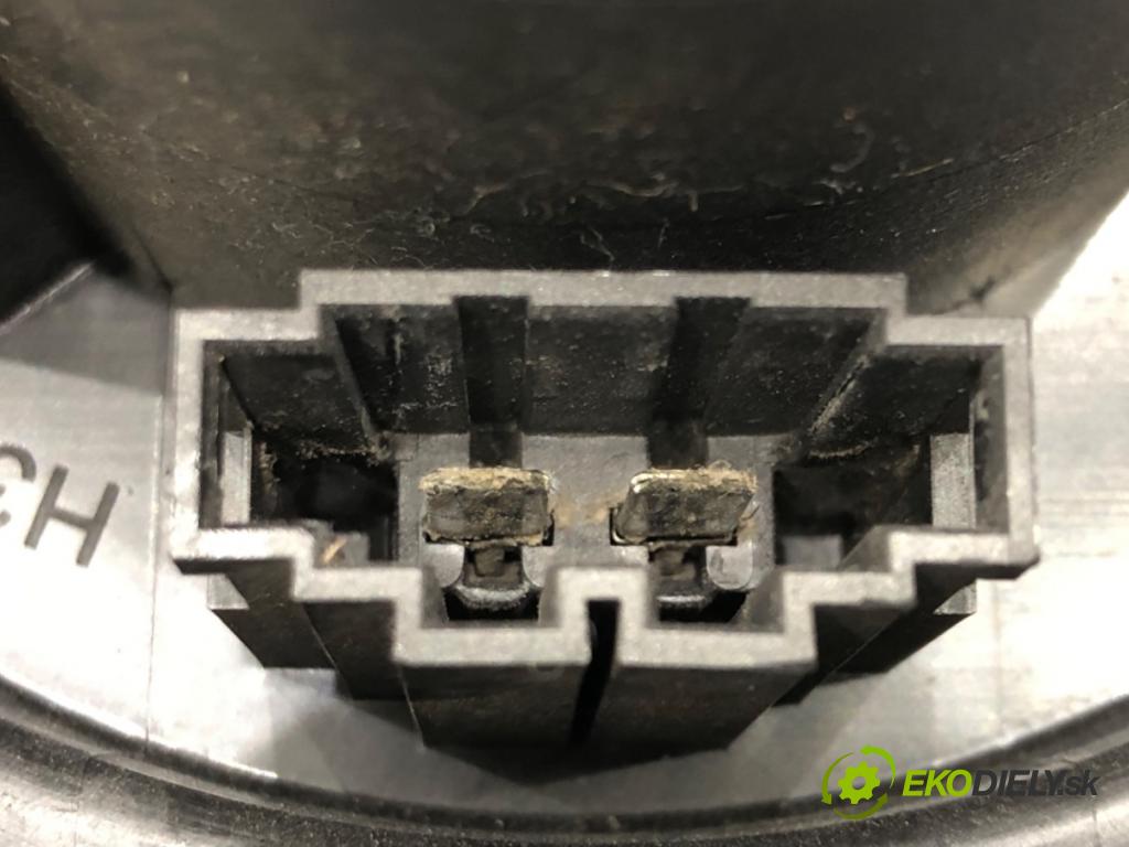 SEAT LEON (1M1) 1999 - 2006    1.6 16 V 77 kW [105 KM] benzyna 2000 - 2006  topení 1J1819021C