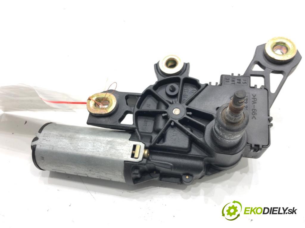 SEAT LEON (1M1) 1999 - 2006    1.6 16 V 77 kW [105 KM] benzyna 2000 - 2006  motor stěračů zadní část 