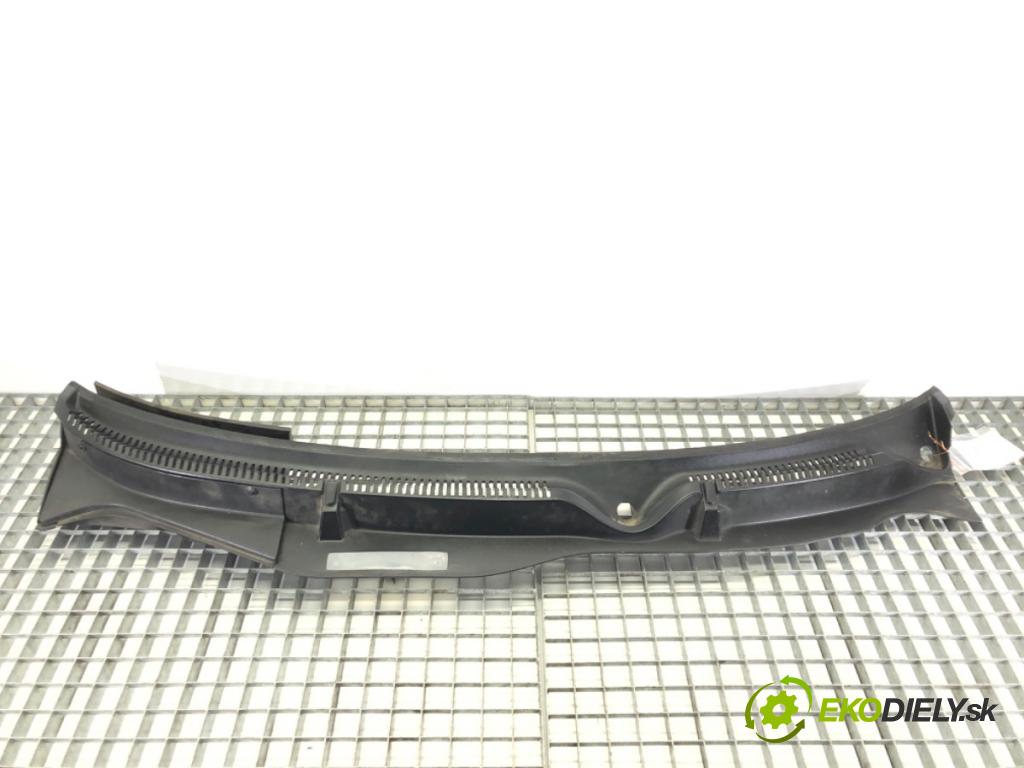 SEAT LEON (1M1) 1999 - 2006    1.6 16 V 77 kW [105 KM] benzyna 2000 - 2006  Torpédo, plast pod čelné okno  (Torpéda)