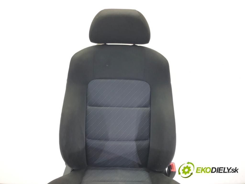 SEAT LEON (1M1) 1999 - 2006    1.6 16 V 77 kW [105 KM] benzyna 2000 - 2006  Sedadlo pravy  (Sedačky, sedadlá)