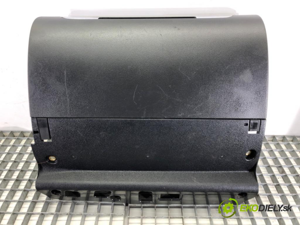 AUDI A3 (8P1) 2003 - 2013    1.6 75 kW [102 KM] benzyna 2003 - 2012  Priehradka, kastlík spolujazdca 8P1857035B (Priehradky, kastlíky)