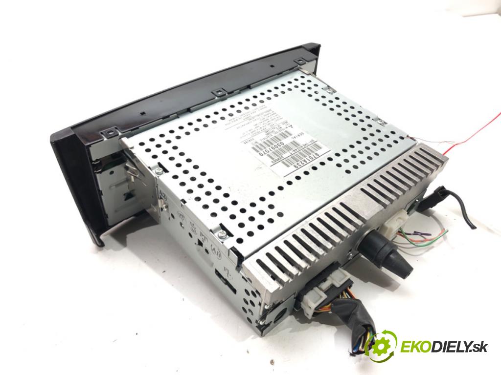 MITSUBISHI COLT VI (Z3_A, Z2_A) 2002 - 2012    1.3 70 kW [95 KM] benzyna 2004 - 2012  RADIO 8701A239 (Audio zariadenia)