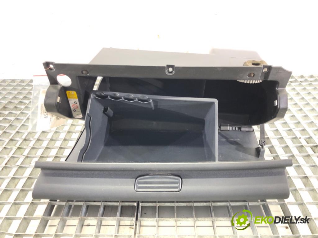 MITSUBISHI COLT VI (Z3_A, Z2_A) 2002 - 2012    1.3 70 kW [95 KM] benzyna 2004 - 2012  Priehradka, kastlík spolujazdca  (Priehradky, kastlíky)