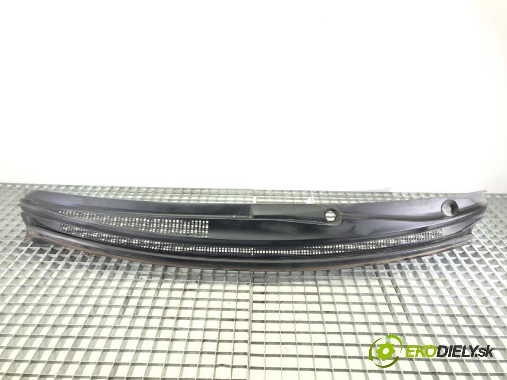 MITSUBISHI COLT VI (Z3_A, Z2_A) 2002 - 2012    1.3 70 kW [95 KM] benzyna 2004 - 2012  Torpédo, plast pod čelné okno 7405A315 (Torpéda)