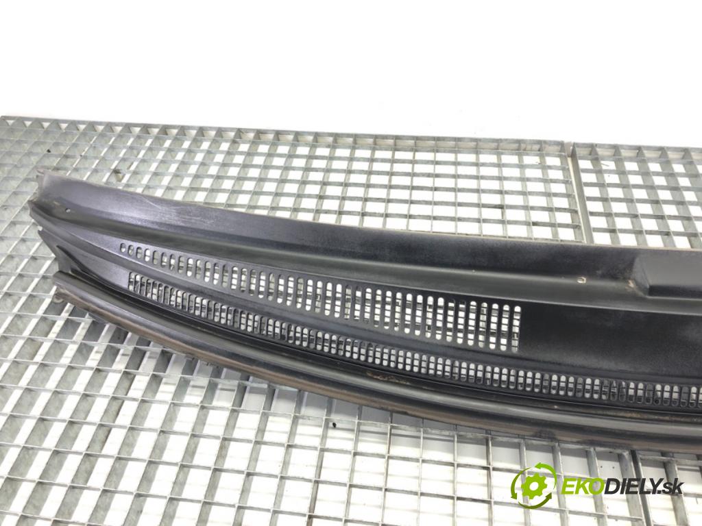 MITSUBISHI COLT VI (Z3_A, Z2_A) 2002 - 2012    1.3 70 kW [95 KM] benzyna 2004 - 2012  Torpédo, plast pod čelné okno 7405A315 (Torpéda)