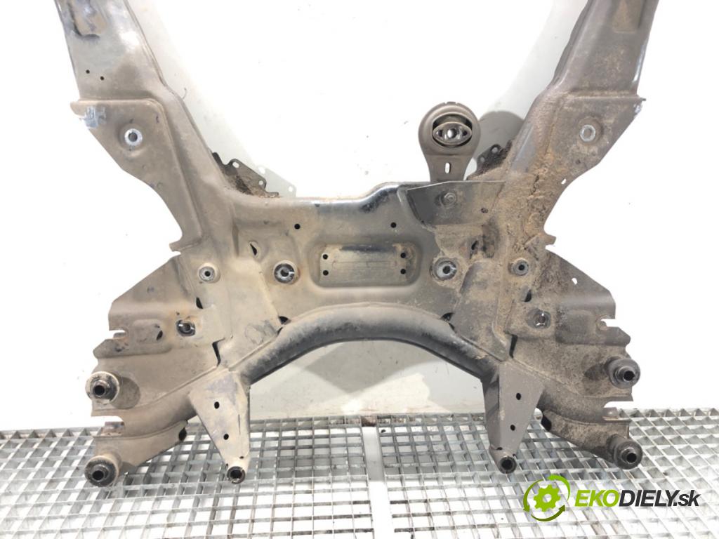 MERCEDES-BENZ VITO Skrzynia (W447) 2014 - 2022    111 CDI (447.601, 447.603, 447.605) 84 kW [114 KM] olej napędowy 2014 - 2022  výztuha pod motor  (Výztuhy přední)