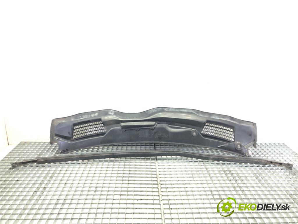 MERCEDES-BENZ VITO Skrzynia (W447) 2014 - 2022    111 CDI (447.601, 447.603, 447.605) 84 kW [114 KM] olej napędowy 2014 - 2022  Torpédo, plast pod čelné okno A4478301801 (Torpéda)