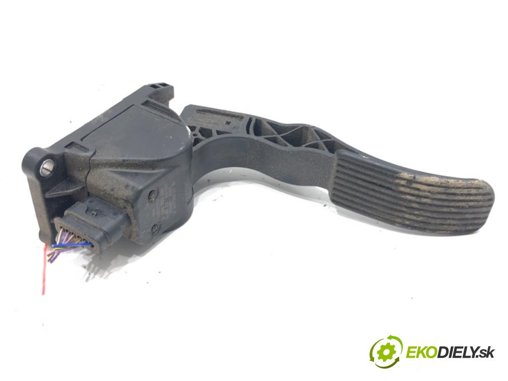 MERCEDES-BENZ VITO Skrzynia (W447) 2014 - 2022    111 CDI (447.601, 447.603, 447.605) 84 kW [114 KM] olej napędowy 2014 - 2022  Potenciometer plynu A4473000100 (Pedále)