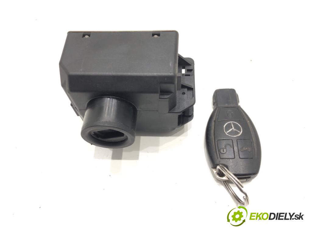 MERCEDES-BENZ VITO Skrzynia (W447) 2014 - 2022    111 CDI (447.601, 447.603, 447.605) 84 kW [114 KM] olej napędowy 2014 - 2022  spinačka A4479007306 (Spínacie skrinky a kľúče)