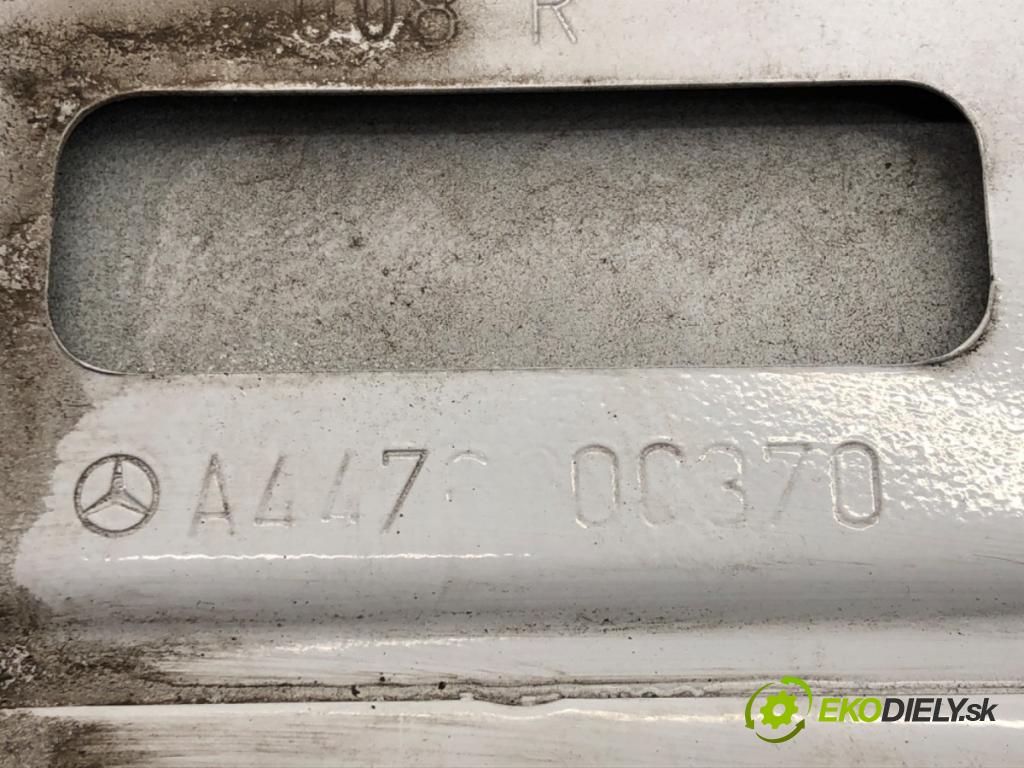 MERCEDES-BENZ VITO Skrzynia (W447) 2014 - 2022    111 CDI (447.601, 447.603, 447.605) 84 kW [114 KM] olej napędowy 2014 - 2022  Lišta Clona krycie plasty Dvere posúvne pravá A4476800370