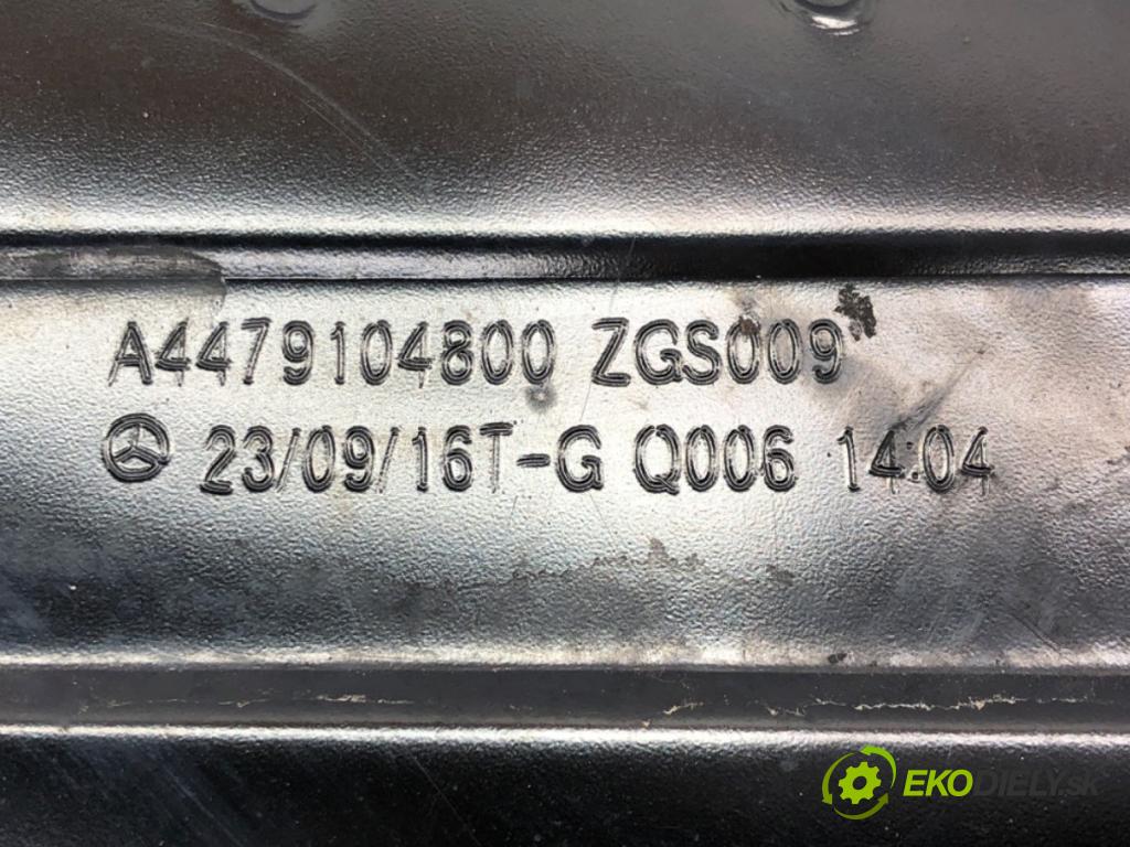 MERCEDES-BENZ VITO Skrzynia (W447) 2014 - 2022    111 CDI (447.601, 447.603, 447.605) 84 kW [114 KM] olej napędowy 2014 - 2022  Obal sedačky pravého A4479104800