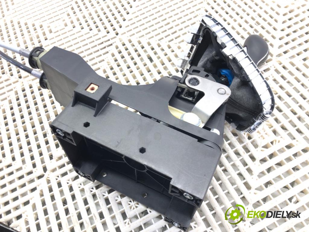 OPEL ASTRA J sedan 2012 - 2022    1.4 Turbo (69) 103 kW [140 KM] benzyna 2012 - 2022  Kulisa  (Rýchlostné páky / kulisy)